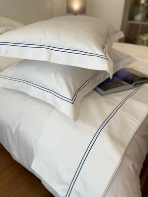 Open image in slideshow, 100% Cotton 500TC Sateen Duvet Cover Set with Cordonet Roll
