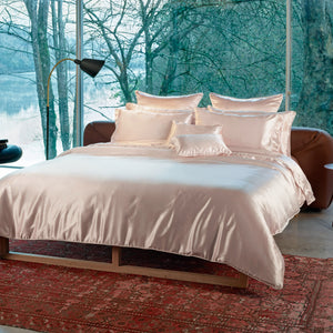 Open image in slideshow, Maria - 100%  Egyptian Cotton™ 430TC Sateen Silk Duvet Cover
