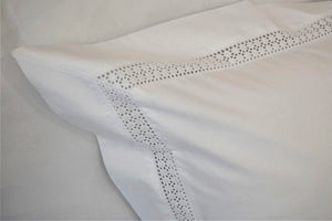 Open image in slideshow, Lace - 100% cotton 300TC Percale Duvet Cover set with laces
